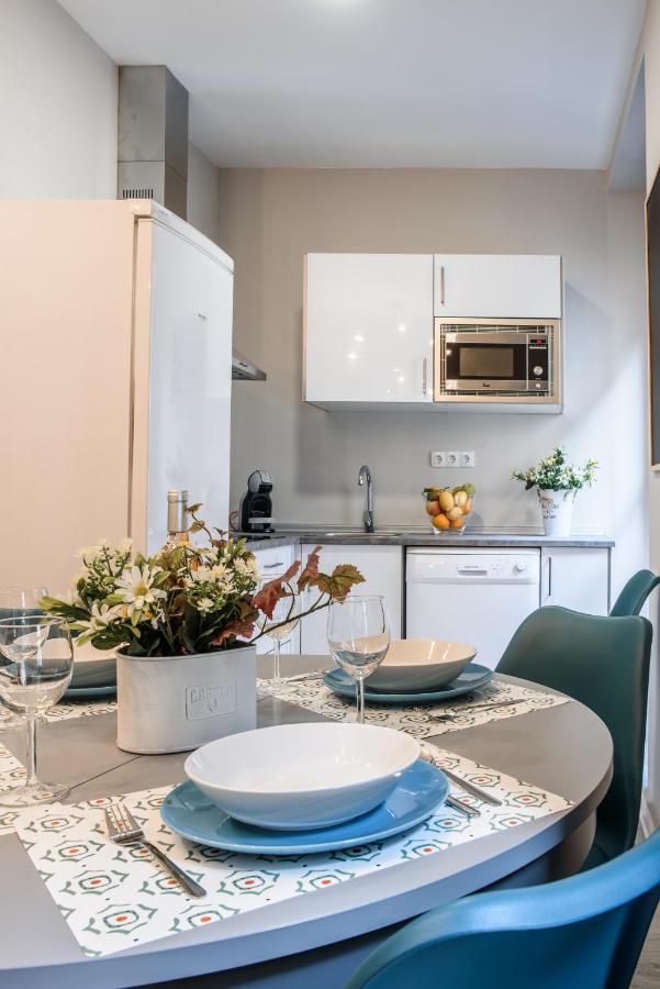Apartamentos San Pedro Sevilla Bagian luar foto