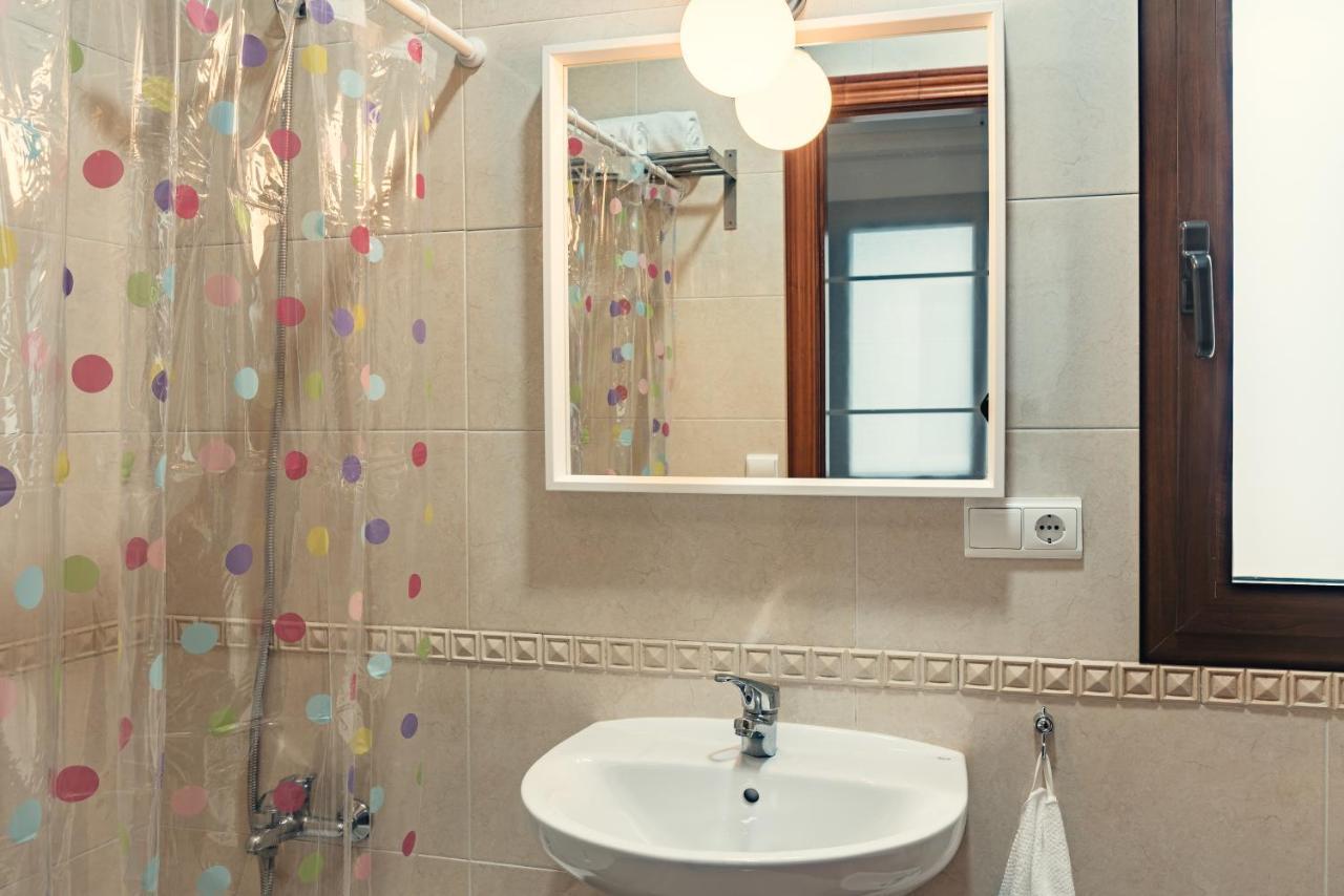 Apartamentos San Pedro Sevilla Bagian luar foto