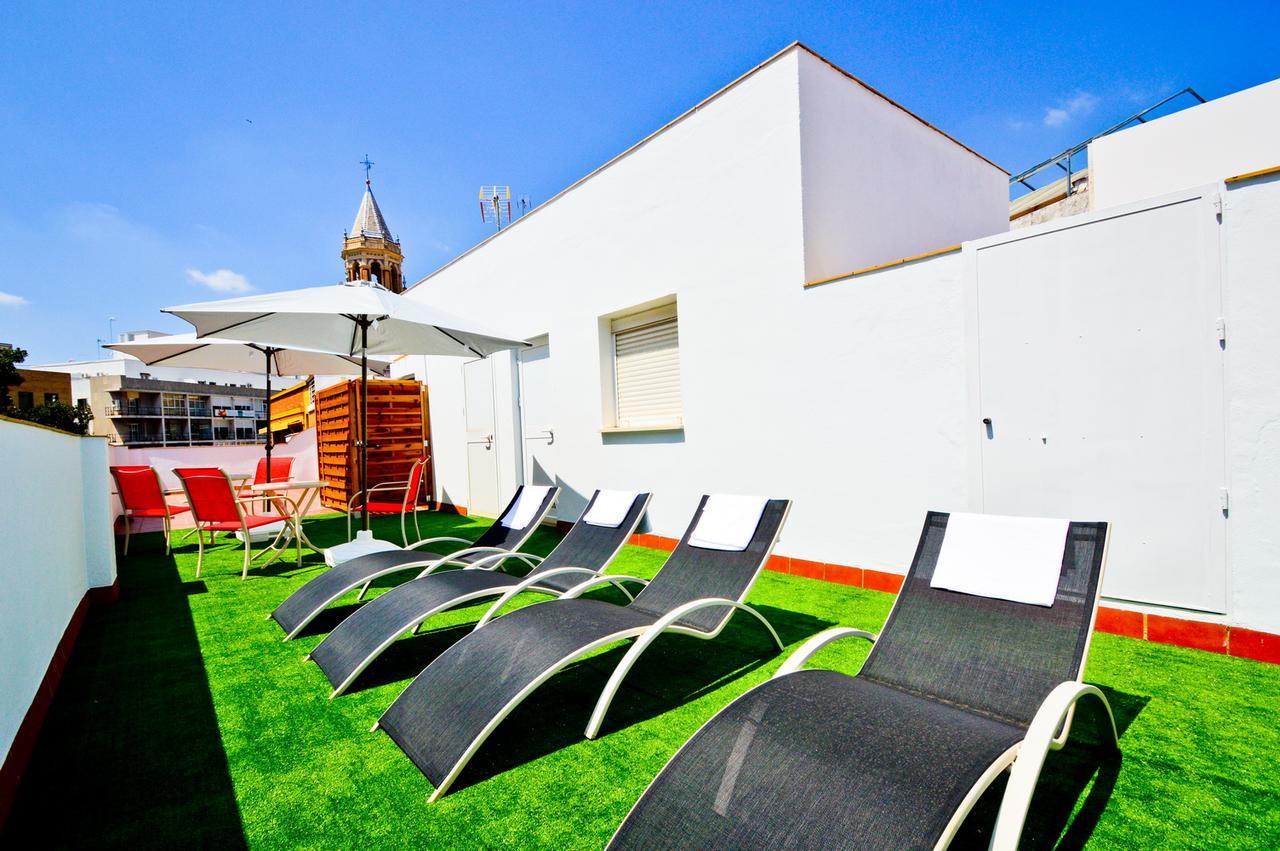 Apartamentos San Pedro Sevilla Bagian luar foto